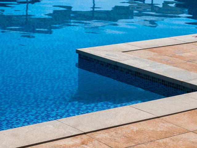 Servicios integrales para mantener tu piscina en perfectas condiciones